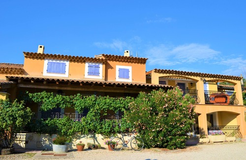 Mormoiron Apartment | CERISIER house 5 minutes from the lake