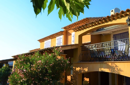 Mormoiron Apartment | CERISIER house 5 minutes from the lake