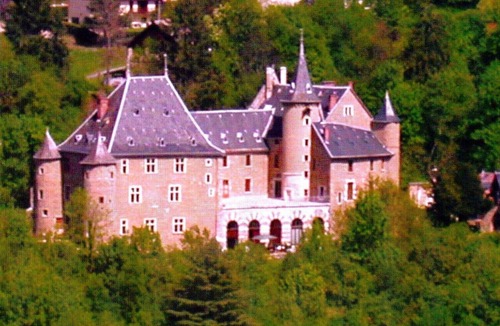 Uriage-les-Bains Apartment | Château D'uriage: Studio Atypique à 20 min de Grenoble et a 20 min de Chamrousse