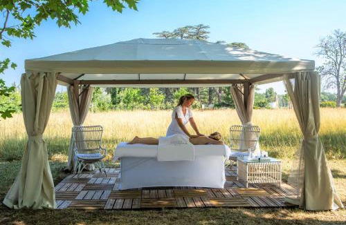 Le Puy-Sainte-Reparade Hotel | Château de Fonscolombe