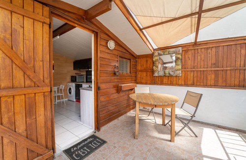 Venasque Ski Chalet | Chalet Clos des Fontaines with panoramic views and swimming pool in the heart of Vaucluse