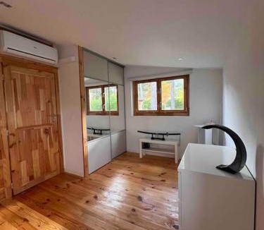 Plan-d'Aups-Sainte-Baume Ski Chalet | Chalet moderne tout équipé avec piscine
