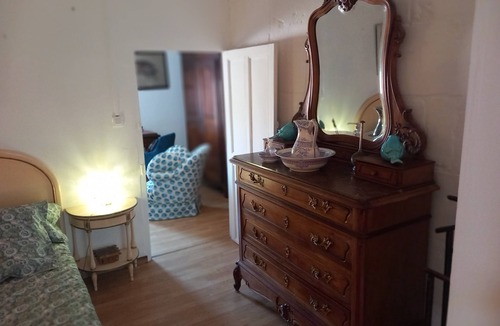 Jonquieres-Saint-Vincent Bed & Breakfast | Chambre au Cœur D'un Village, Gastronomie et Soins Bien-être au Rendez-vous !
