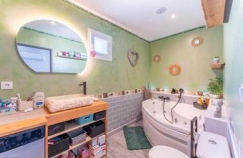 Saint-Saturnin-les-Avignon Bed & Breakfast | chambre double dans villa