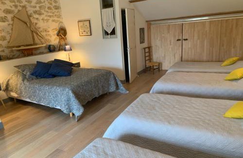 Roquemaure House | Chambre chez l'habitant dans MAS provençal avec piscine partagée en saison
