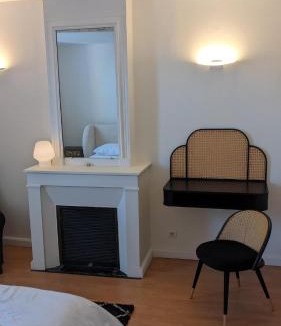 Le Thor Bed & Breakfast | Chambre Voltaire ou Chambre Beckett, terrasse en bord de Sorgue