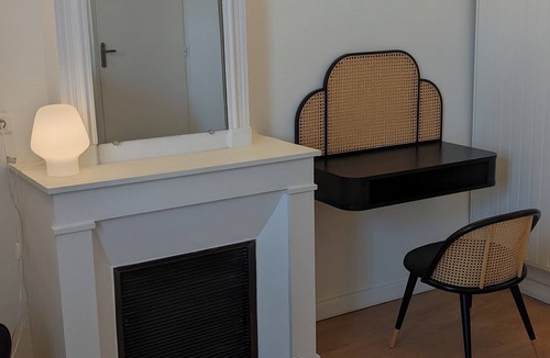 Le Thor Bed & Breakfast | Chambre Voltaire, terrace on the banks of the Sorgue