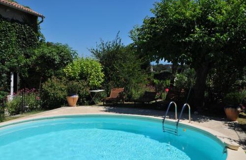 Orange Bed & Breakfast | Chambres d'Hôtes et Gîtes Le Mas Mellou