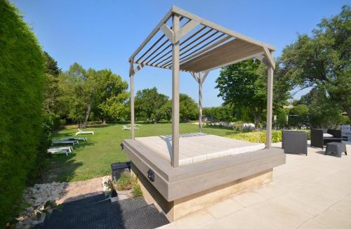 Orange Bed & Breakfast | chambres d hotes Le Mas Julien piscine chauffée adult only