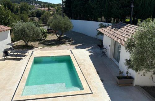 Marignane House | Charmant appartement indépendant avec Piscine