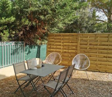Chateauneuf-de-Gadagne Apartment | Charmant T2 avec extérieur au cœur du Vaucluse