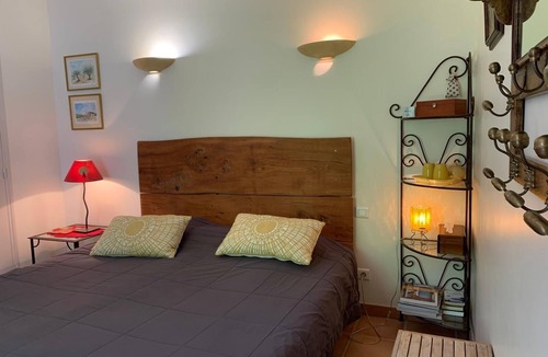 Venasque Bed & Breakfast | Charmante Chambre D'hôte au Coeur de la Provence à Venasque