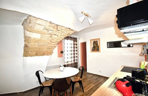 Remoulins Apartment | Charming 1-bedroom apartment in the historic village centre of Remoulins