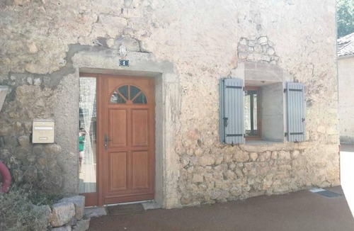 Sisteron House | Charming 1-bedroom house in quiet area of Sisteron with WiFi