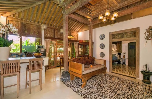 Sanur Villa | Charming 1-bedroom Villa Fully Furbished Silent Neighborhood near Icon Bali Mall