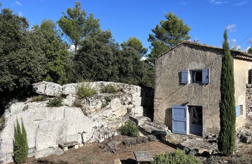Lacoste House | Charming, authentic cabanon all to yourself on almost 7000 m2 of land