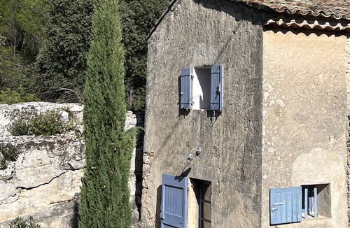 Lacoste House | Charming, authentic cabanon all to yourself on almost 7000 m2 of land