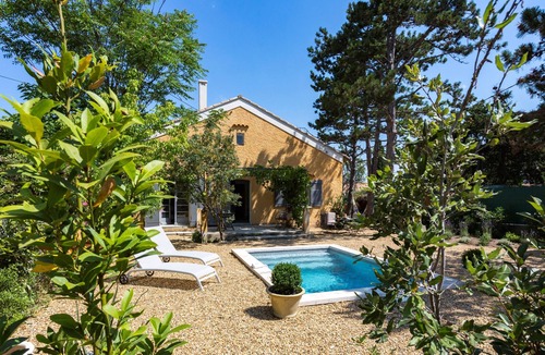St.-Remy-de-Provence Villa | Charming villa with swimming pool close to the center of St Rémy de Provence 4-6