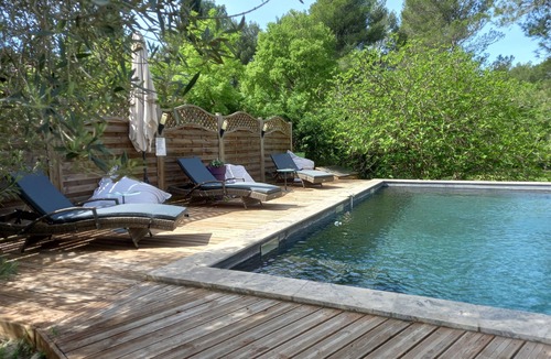 St.-Remy-de-Provence Apartment | Charming house with swimming pool in the quiet Alpilles for 6 to 10 people
