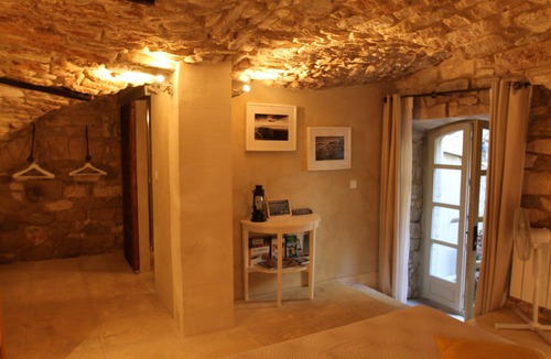 Bonnieux House | Charming independent bedroom/Charming independent bedroom/Bonnieux Luberon