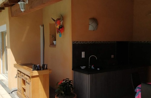 Martigues Apartment | Charming independent studio in Martigues town center, swimming pool, spa
