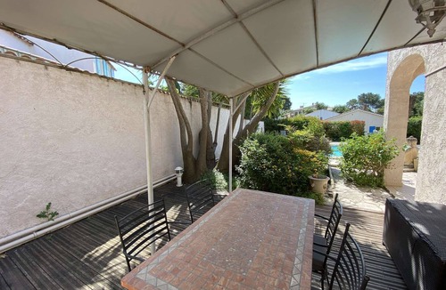 La Seyne-sur-Mer House | Charming property with swimming pool, internet and air conditioning.