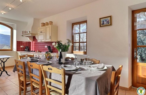 Plaisians Villa | Charming Provencal villa-mas facing Mont Ventoux Heated pool Jacuzzi