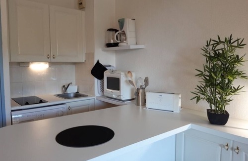 Miramar Apartment | Charming studio 700 m from the center and close to the beach