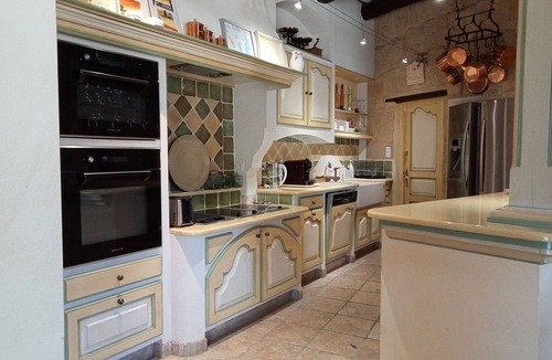 Montfrin House | Charming stone