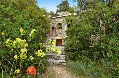 Villes-sur-Auzon House | Charming stone Tiny House with private terrace, Villes-sur-Auzon