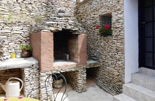 Villes-sur-Auzon House | Charming stone Tiny House with private terrace, Villes-sur-Auzon