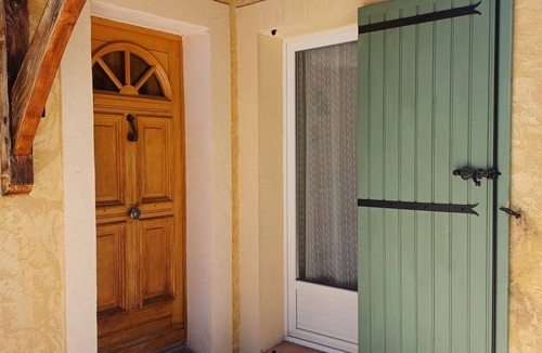 Castellane Apartment | CHARMING STUDIO close to the center of CASTELLANE, du VERDON