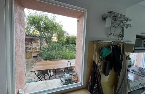 Porquerolles House | Charming typical villa, 95 m2, inside flowered garden, 3 terraces, climatisatio.