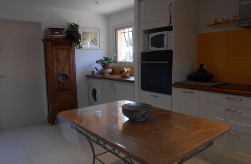 Les Bormettes Villa | Charming villa close to the beach with 3 air-conditioned bedrooms.