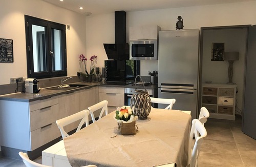 Velleron House | CHARMING VILLA "MAWENA"