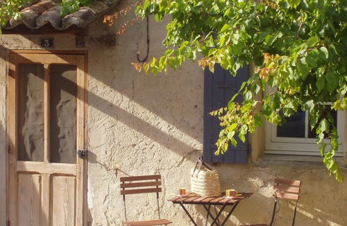 Sablet House | Charming village house in a medieval village