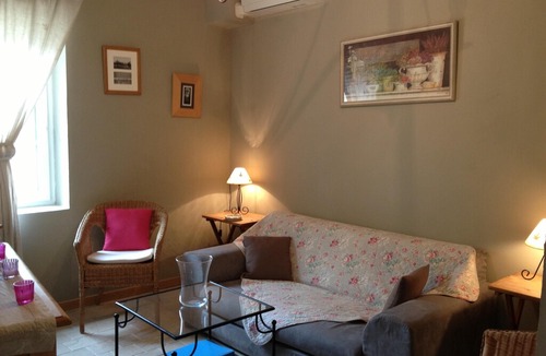 Sablet House | Charming village house in a medieval village