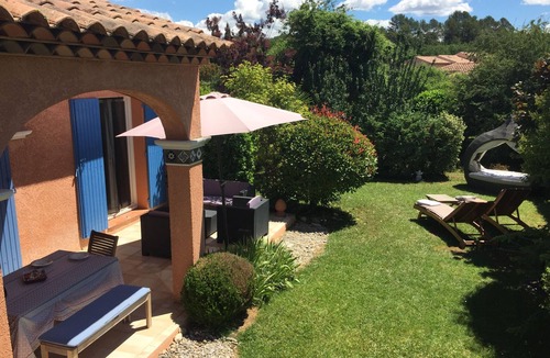 Pierrevert House | Charmingly furnished house in the Luberon Provence at the golf course