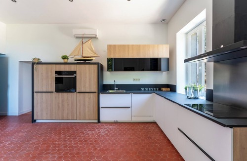 Miramas Apartment | Chateau de Couvent Apartment for 2 people next to the golf course