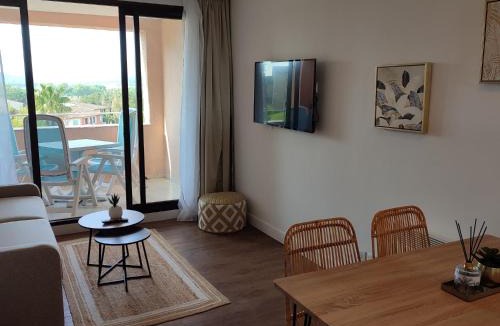 Les Restanques Apartment | Chez Adriana Studio Proche Mer avec Piscine