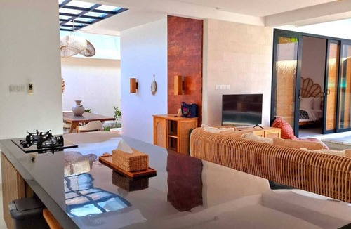 Dyanapura Villa | Chic tropical villa in the heart of Seminyak