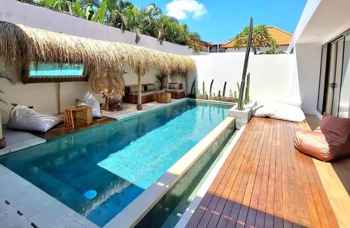 Dyanapura Villa | Chic tropical villa in the heart of Seminyak