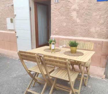 8th Arrondissement Ski Chalet | Chill Out Cabanon Coeur Calanques