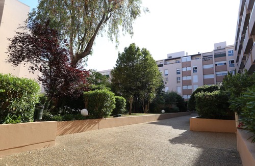 Hyeres City Centre Apartment | Christmas in Hyères! Charming 3-bedroom apartment - Terrace - Parking -