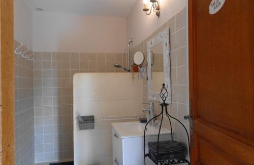 Lacoste Bed & Breakfast | Clos des Lavandes - Chambres et Suites de charme climatisées-Luberon