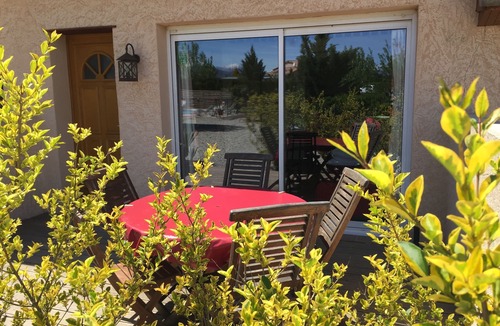 Curbans Apartment | Comfortable gîte with swimming pool at the gateway to the Southern Alps