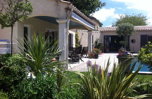 Vers-Pont-du-Gard House | Comfortable villa with pool near pont du gard and Uzes. sleeps 7/8