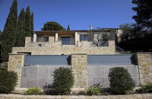 Maussane Villa | Contemporary villa with infinity pool and incredible view