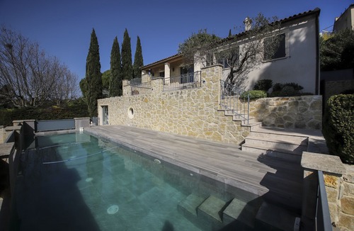 Maussane Villa | Contemporary villa with infinity pool and incredible view