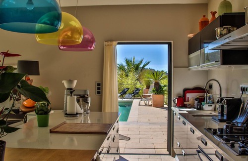 Le Beausset Villa | Contemporary villa and relaxation areas